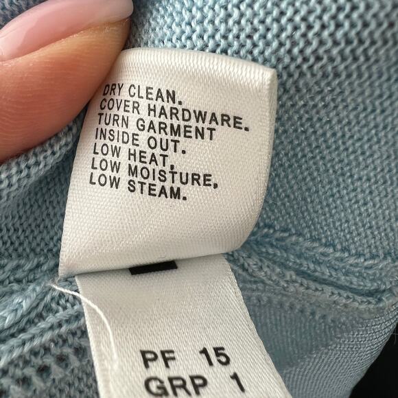 ST. JOHN Blue Cardigan Sweater Wool Button Front Ribbed Crew Neck Knit Sz Medium - Picture 9 of 9